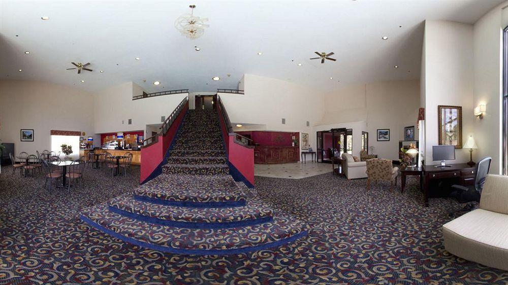 โรงแรมเบสท์ เวสเทิร์น บัตท์เนอร์ ครีตมัวร์ อินน์ Creedmoor ภายนอก รูปภาพ